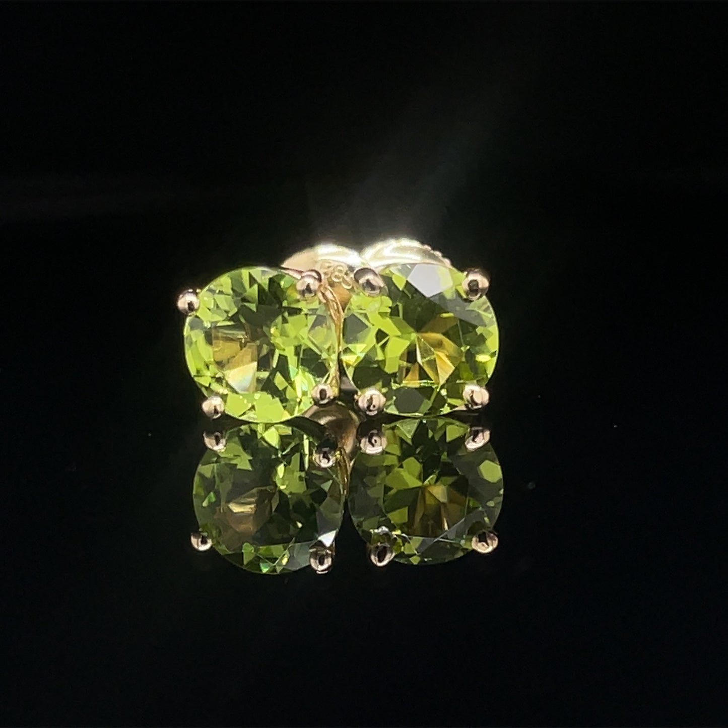 All natural Peridot Earrings 5.5mm